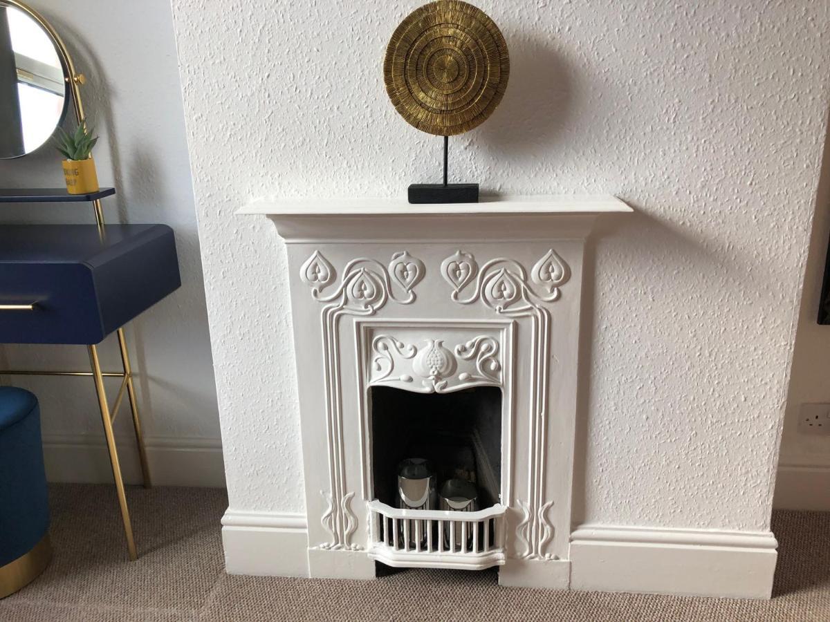 Apartment Cosy House, City Centre, Free Parking, Sleeps 5, By Empower Homes