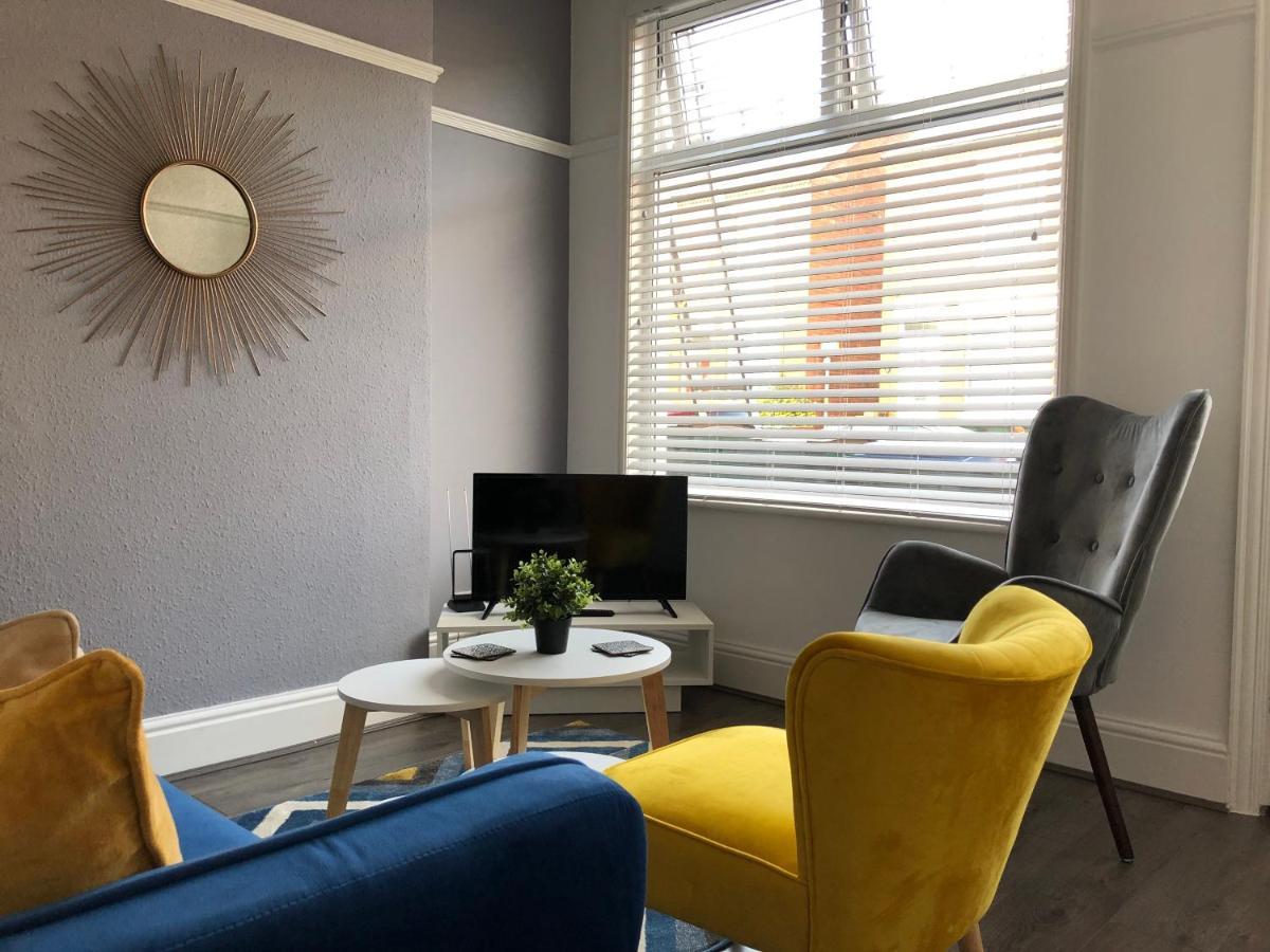 Cosy House, City Centre, Free Parking, Sleeps 5, By Empower Homes Apartment Coventry