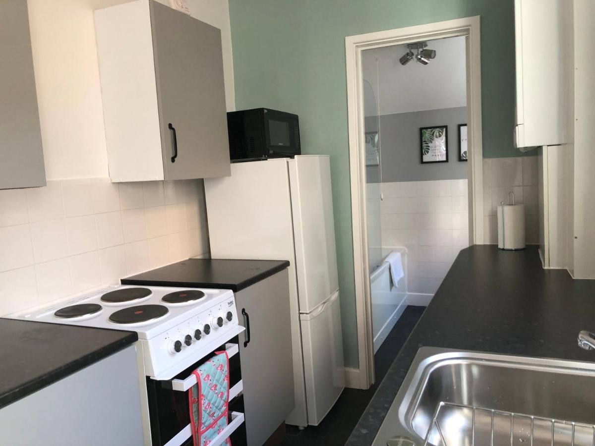 Apartment Cosy House, City Centre, Free Parking, Sleeps 5, By Empower Homes