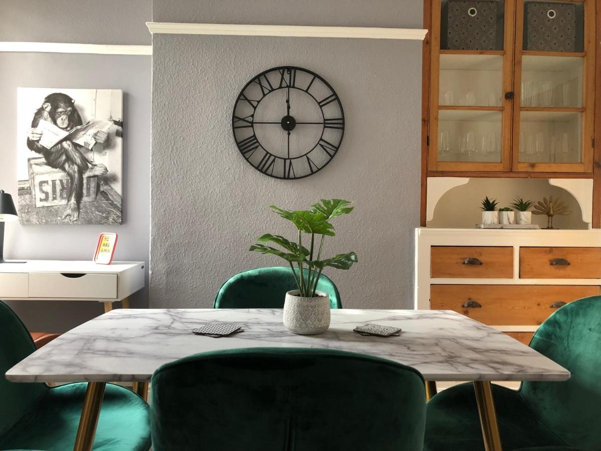 Cosy House, City Centre, Free Parking, Sleeps 5, By Empower Homes Apartment *